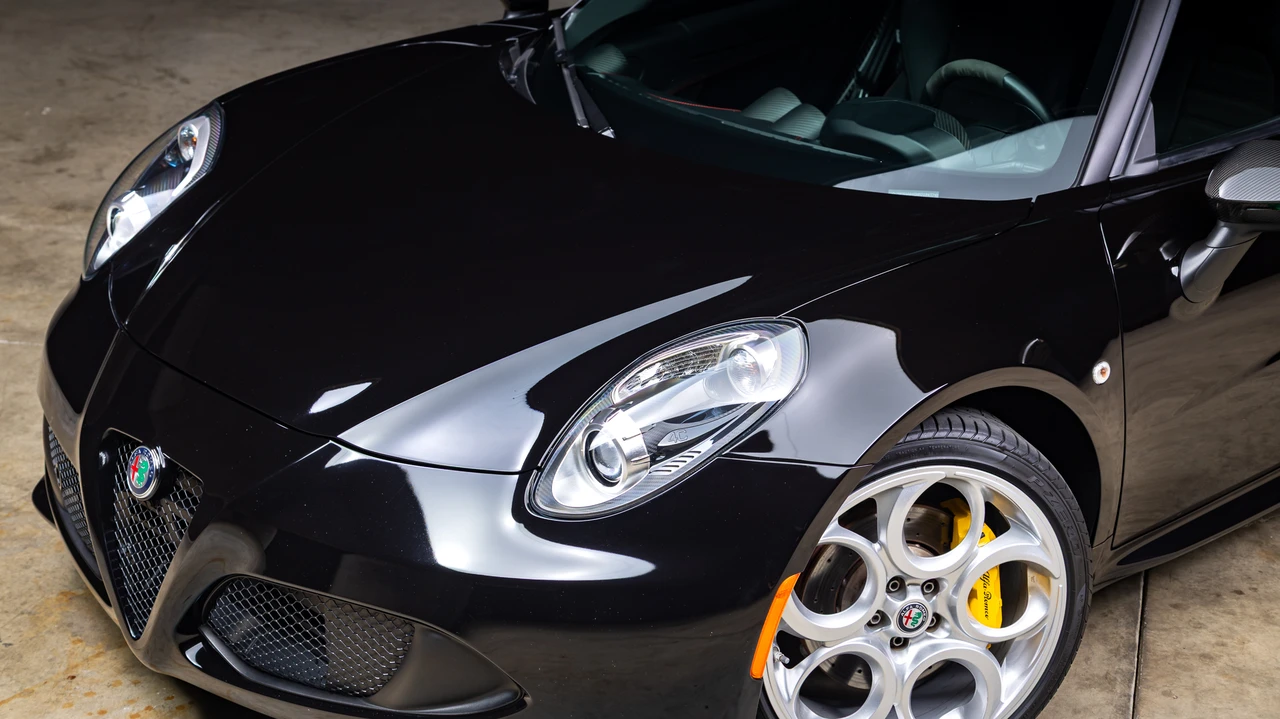 2017 Alfa Romeo 4C Coupe - Image 28 of 31