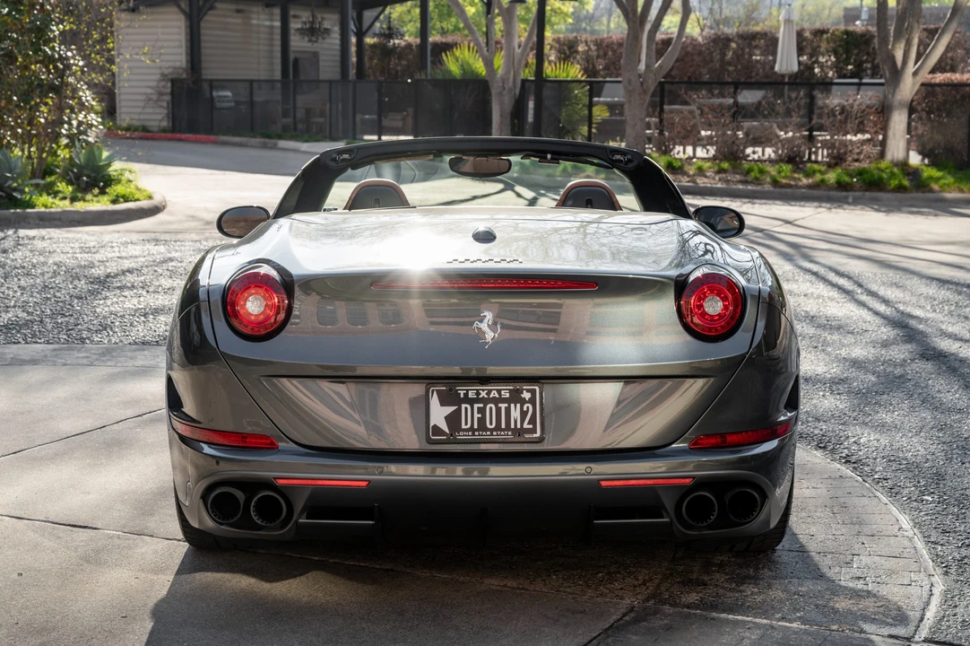 2017 Ferrari California T - Image 12 of 31