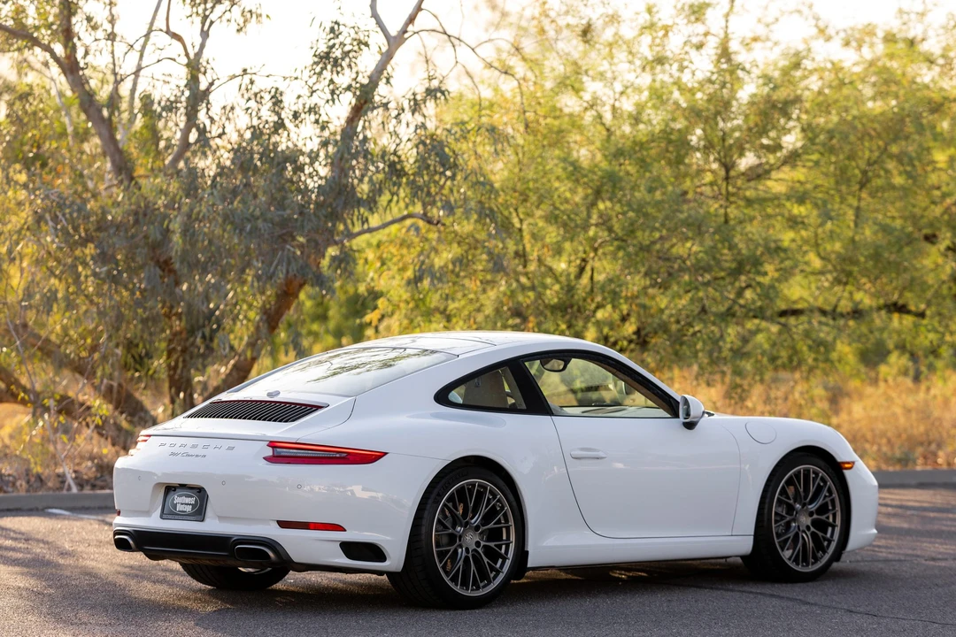 2017 Porsche 991 Carrera - Image 26 of 31