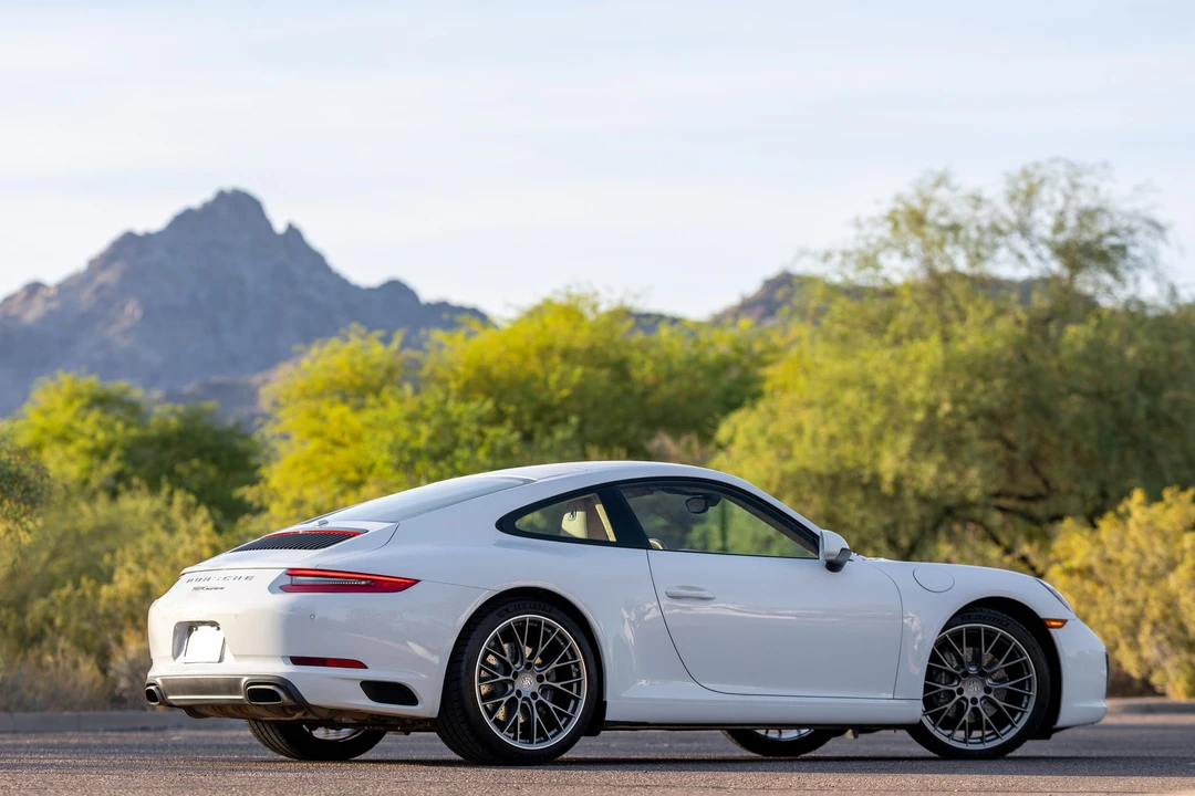 2017 Porsche 991 Carrera - Image 28 of 31