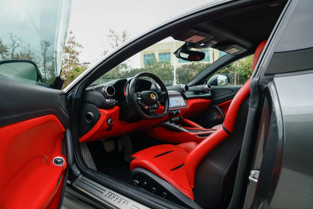 2018 Ferrari GTC4Lusso T - Image 30 of 31