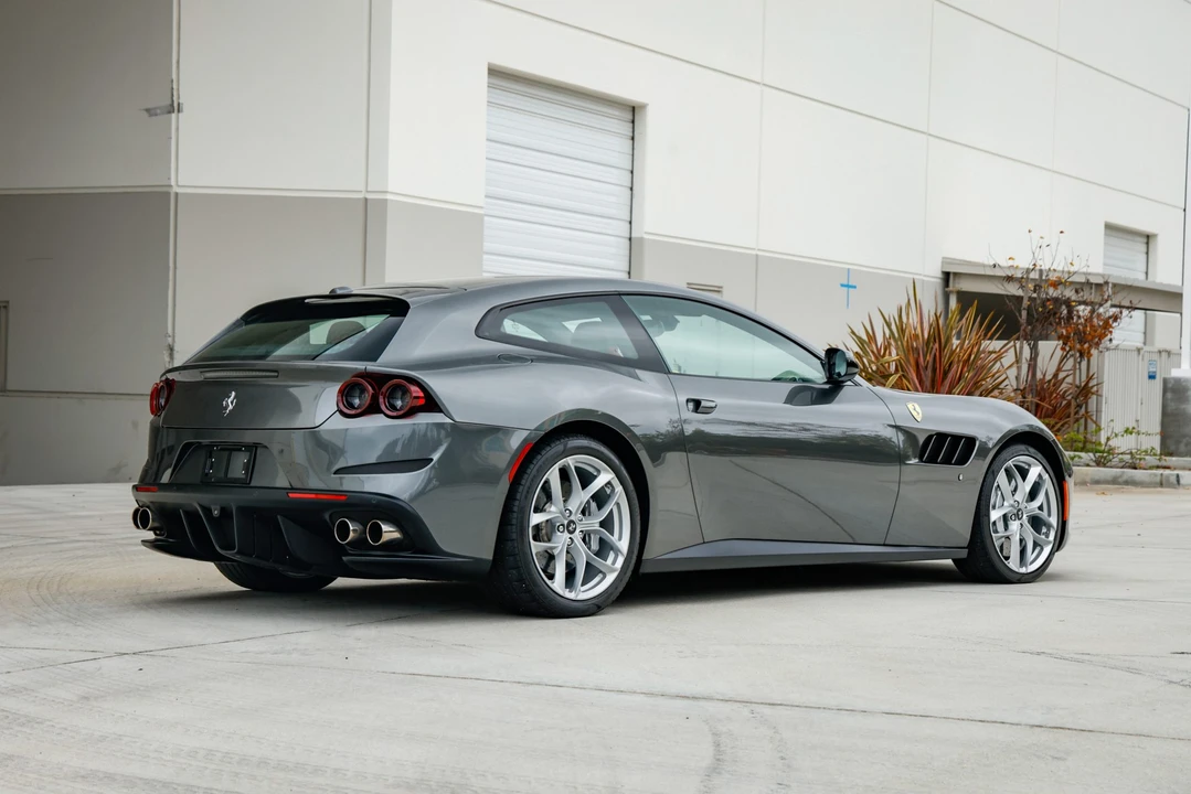 2018 Ferrari GTC4Lusso T - Image 12 of 31
