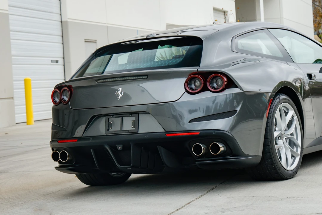 2018 Ferrari GTC4Lusso T - Image 24 of 31