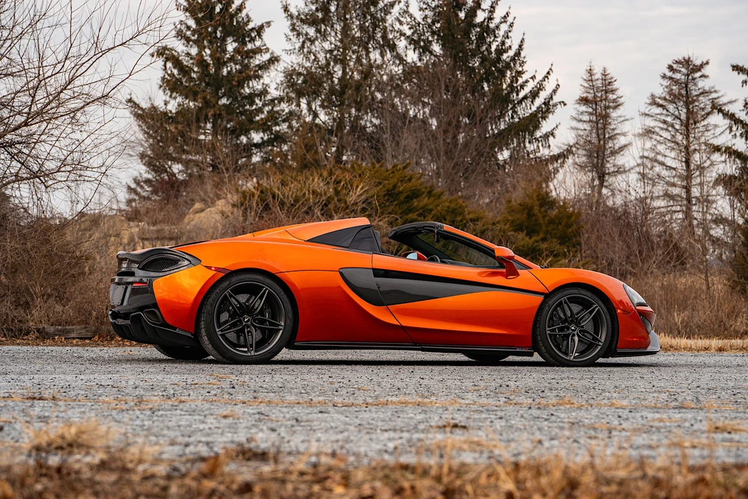 2019 McLaren 570S Spider - Image 14 of 31