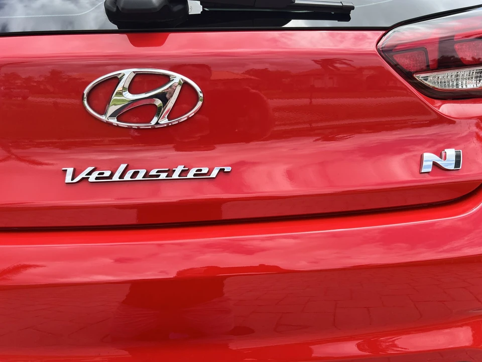 2020 Hyundai Veloster N - Image 25 of 31