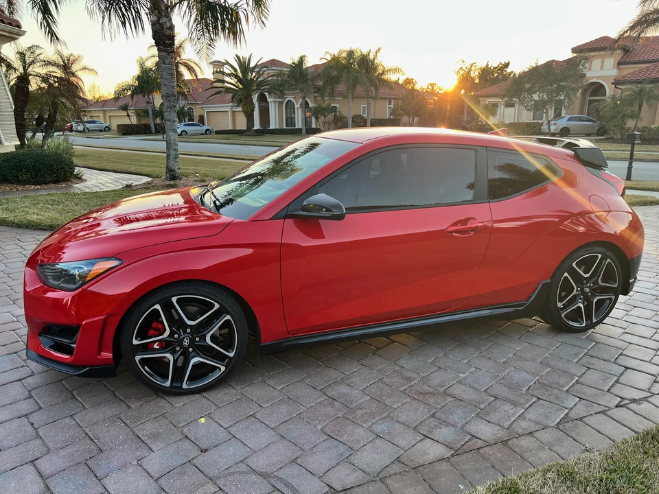 2020 Hyundai Veloster N - Image 2 of 31
