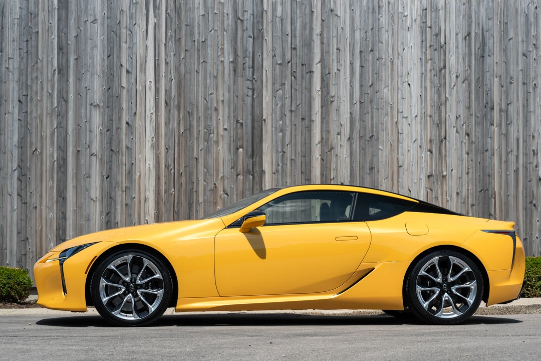 2020 Lexus LC - Image 9 of 31