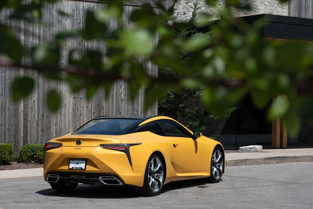 2020 Lexus LC - Image 10 of 31