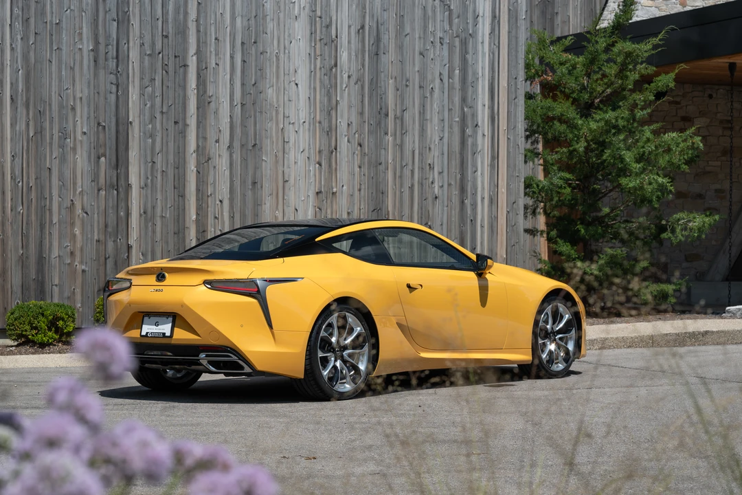 2020 Lexus LC - Image 12 of 31