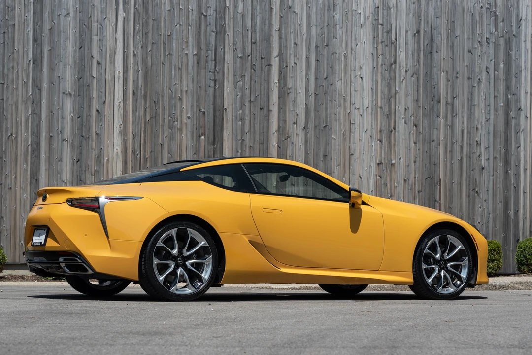 2020 Lexus LC - Image 13 of 31