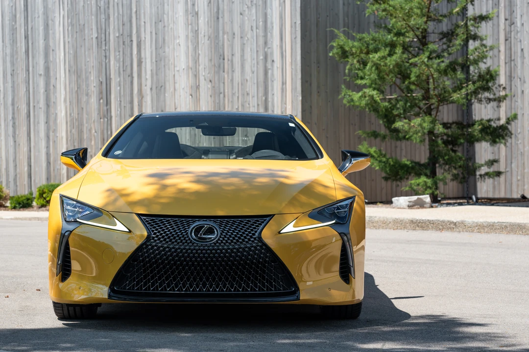 2020 Lexus LC - Image 17 of 31