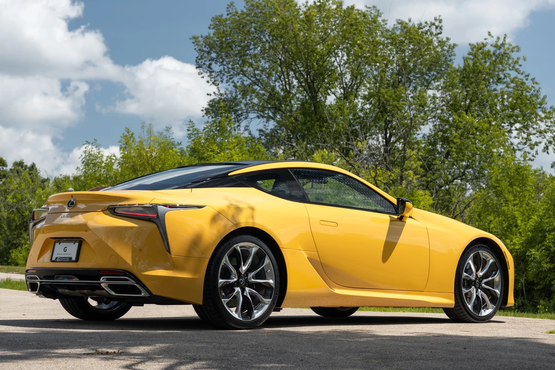2020 Lexus LC - Image 27 of 31