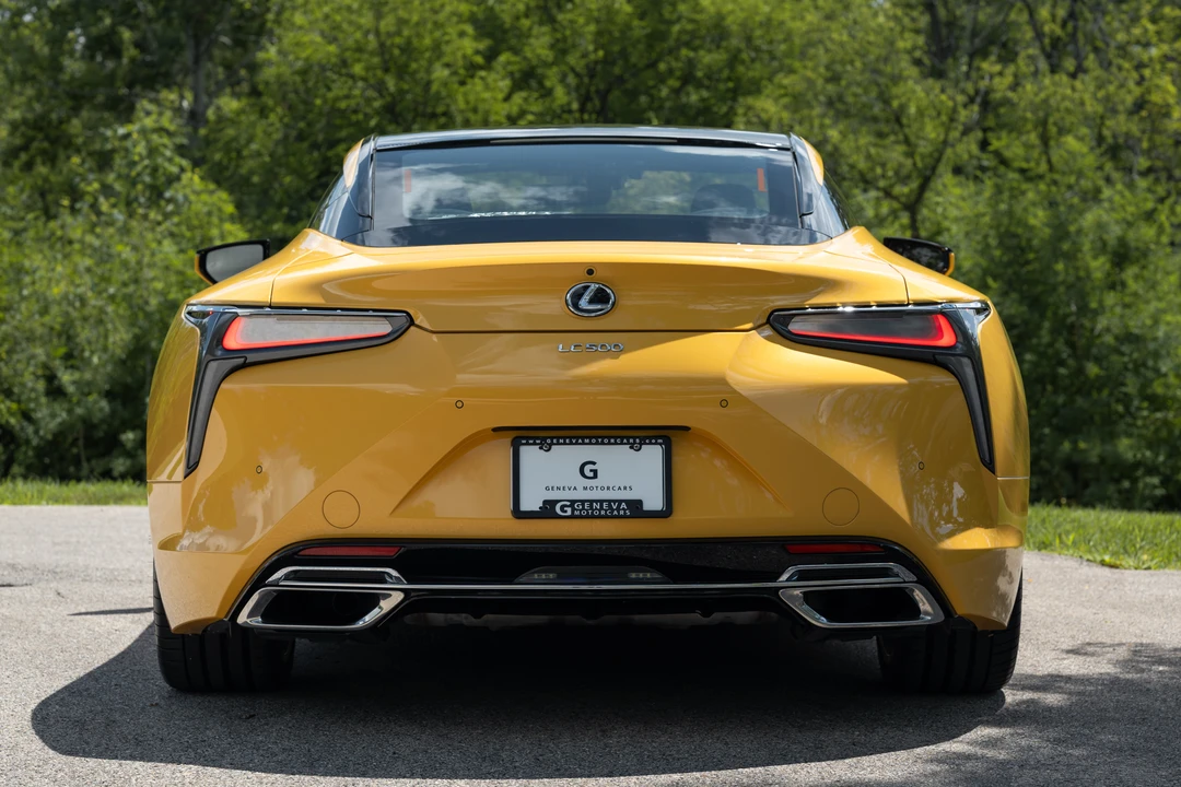 2020 Lexus LC - Image 26 of 31