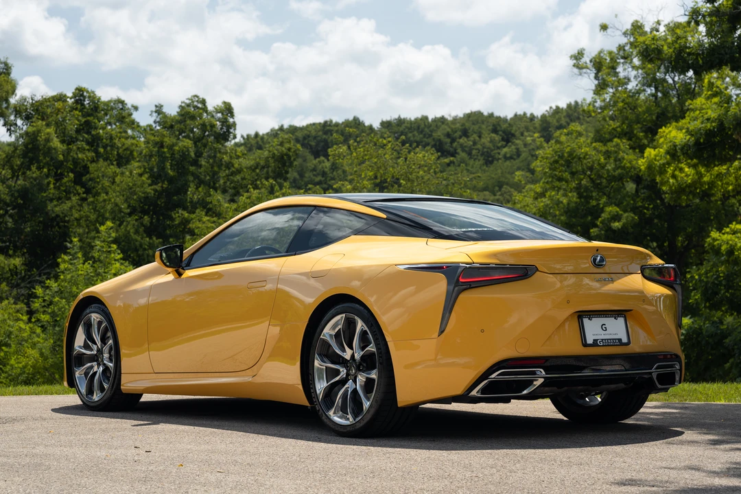 2020 Lexus LC - Image 24 of 31