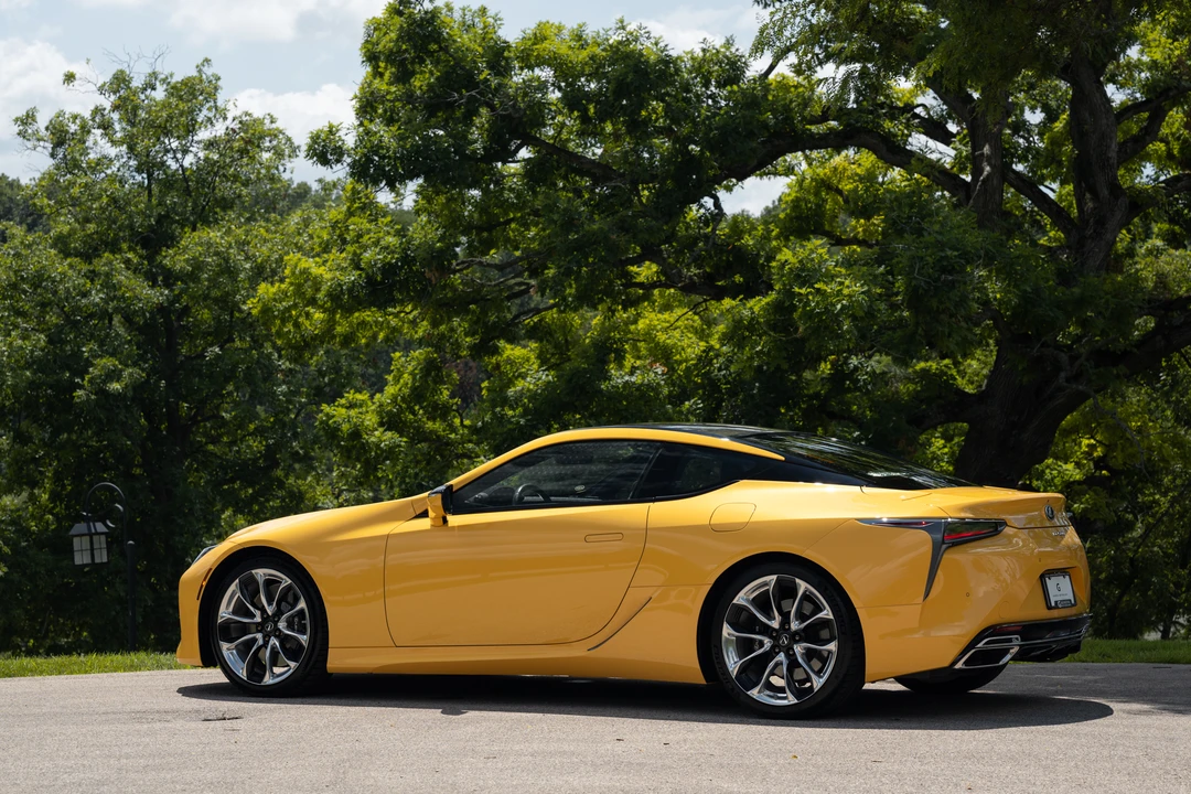 2020 Lexus LC - Image 22 of 31