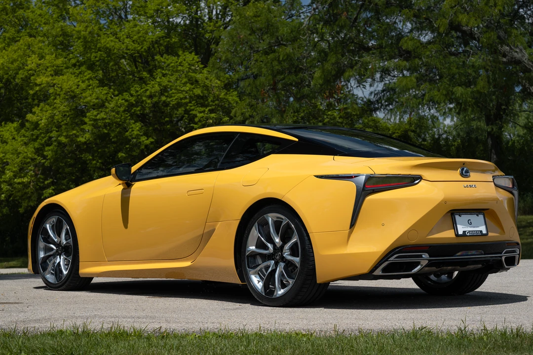 2020 Lexus LC - Image 25 of 31