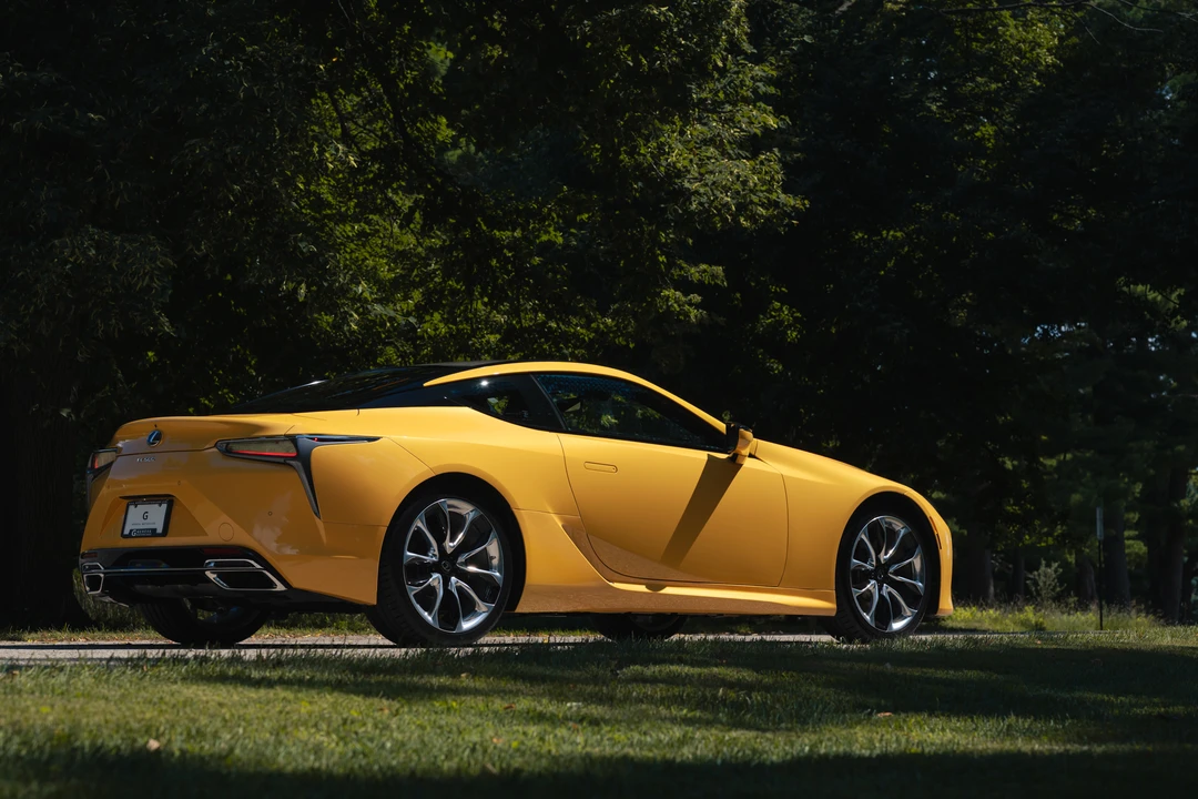 2020 Lexus LC - Image 28 of 31