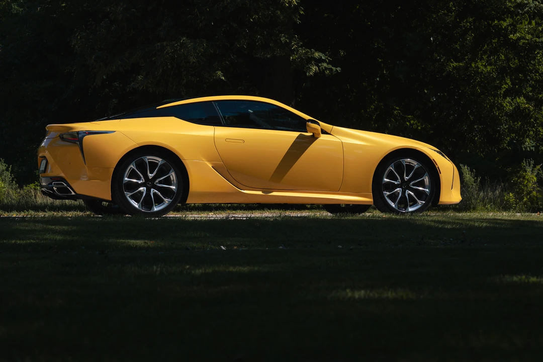 2020 Lexus LC - Image 29 of 31