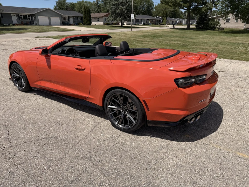 2021 Chevrolet - Image 4 of 31