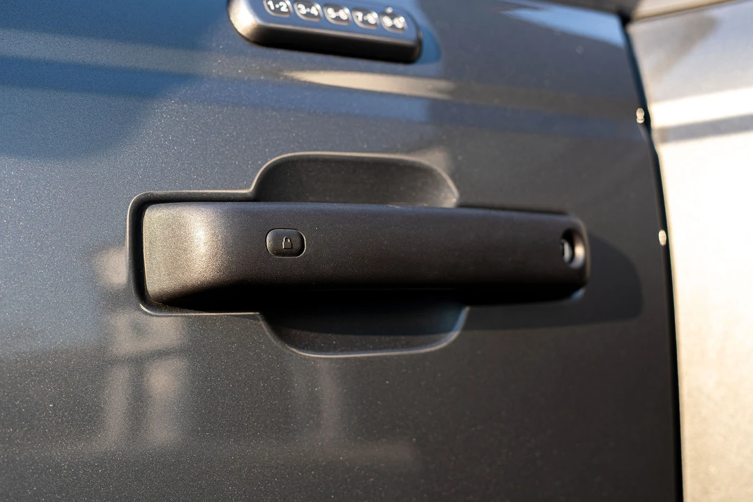 2022 Ford Bronco 6th Gen - Image 29 of 31
