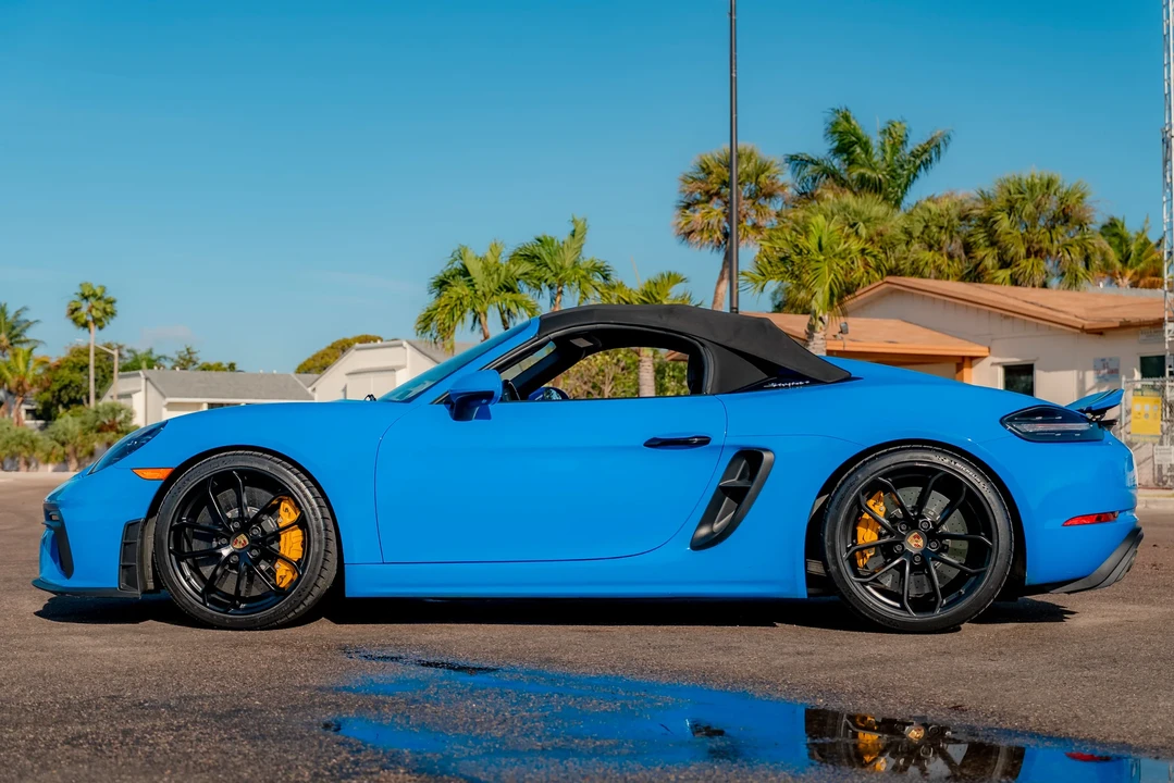 2022 Porsche - Image 8 of 31