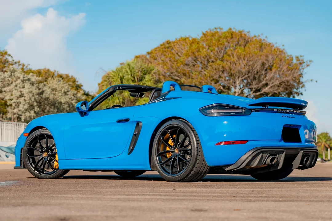 2022 Porsche - Image 10 of 31