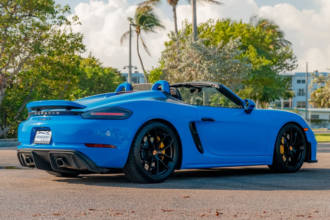 2022 Porsche - Image 12 of 31