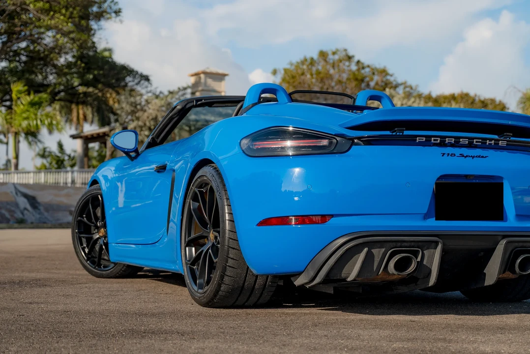 2022 Porsche - Image 24 of 31
