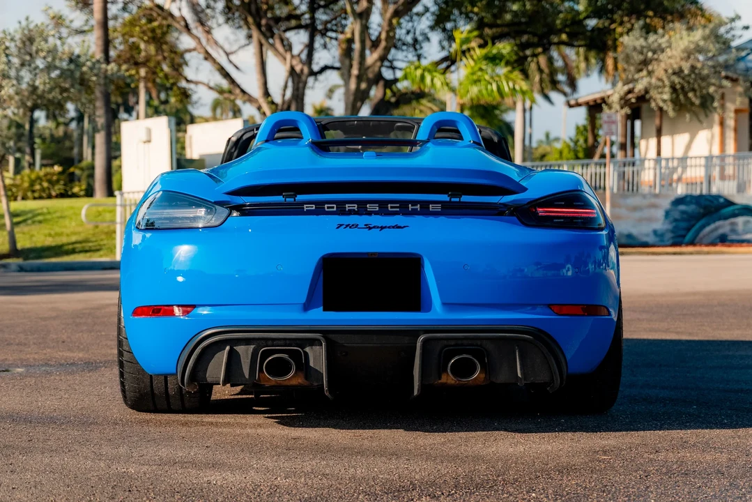 2022 Porsche - Image 11 of 31
