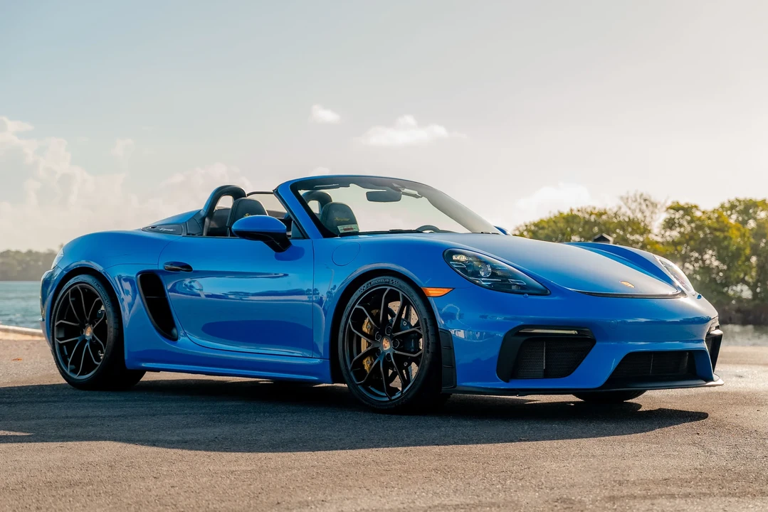 2022 Porsche - Image 15 of 31