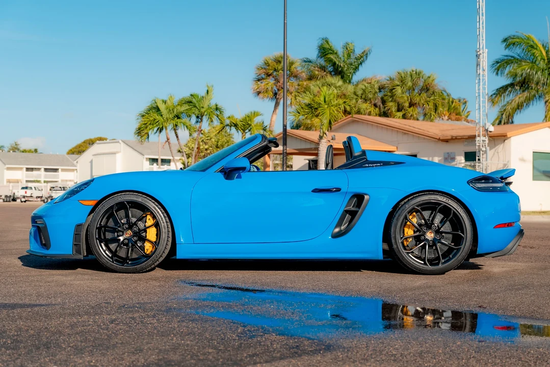 2022 Porsche - Image 7 of 31