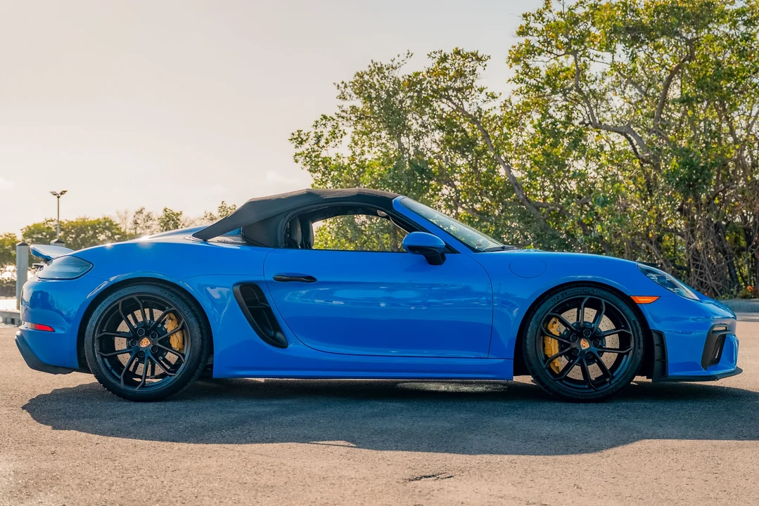 2022 Porsche - Image 13 of 31