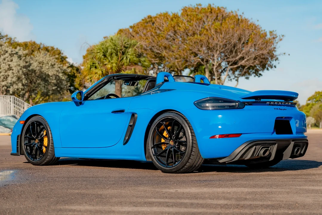 2022 Porsche - Image 9 of 31