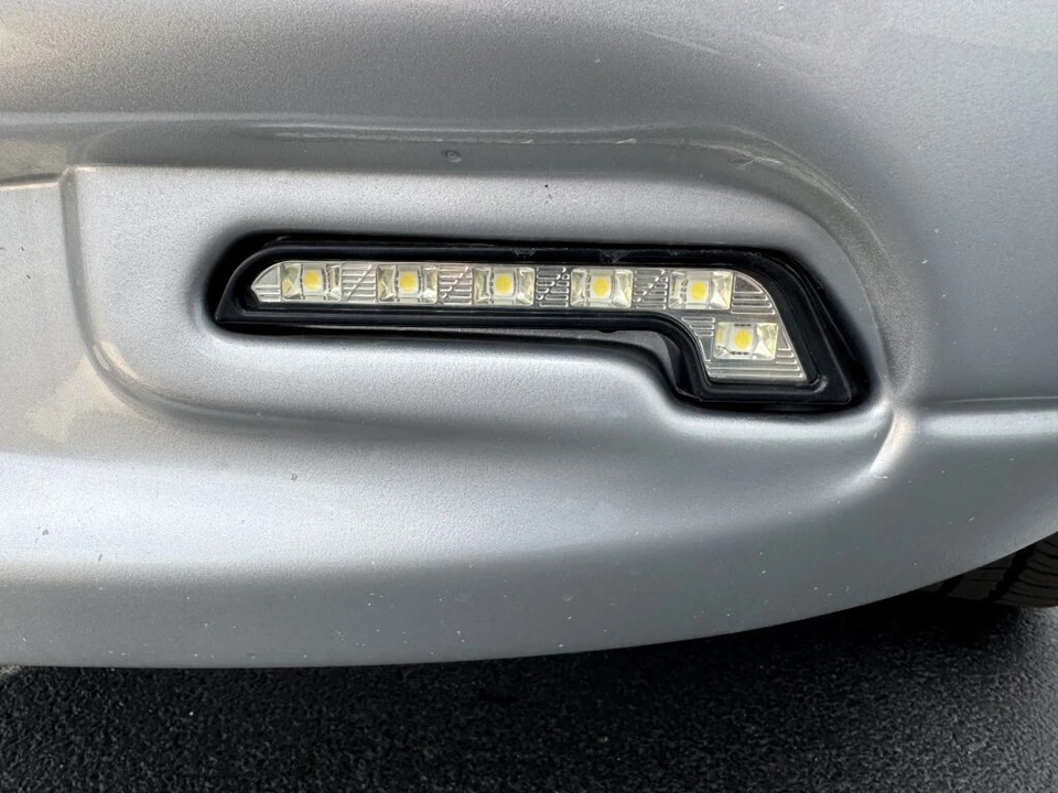 2023 GMC Savana - Image 11 of 31