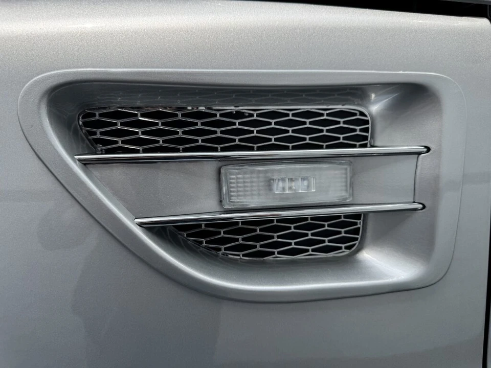 2023 GMC Savana - Image 14 of 31