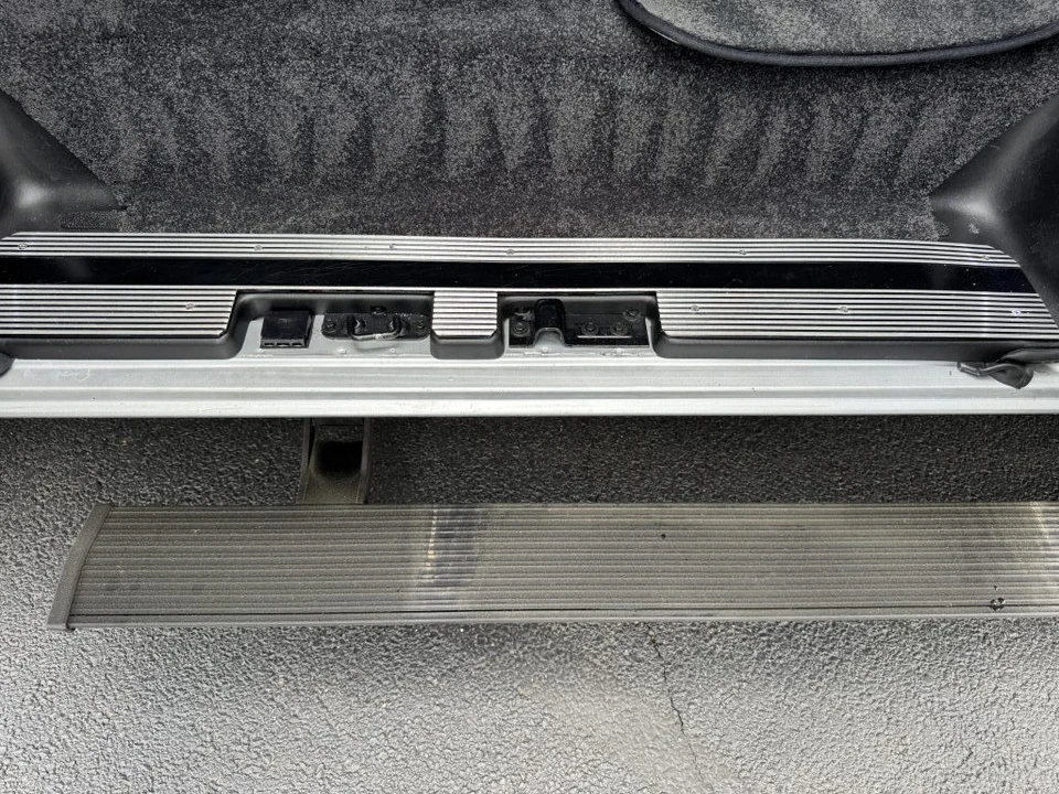 2023 GMC Savana - Image 20 of 31