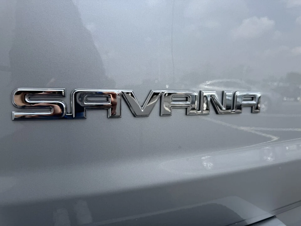 2023 GMC Savana - Image 29 of 31