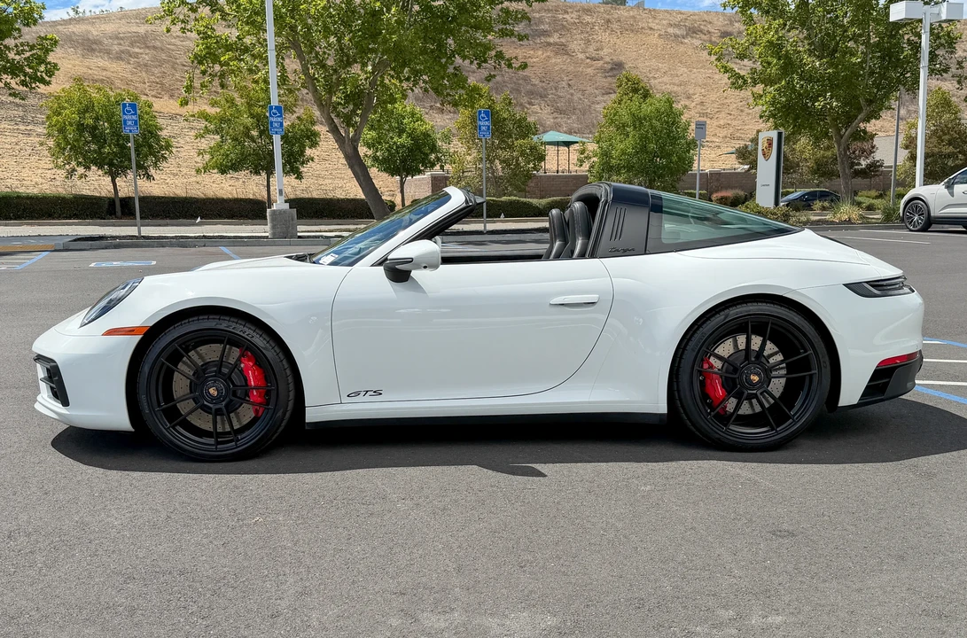 2023 Porsche 992 Targa 4 GTS - Image 4 of 31