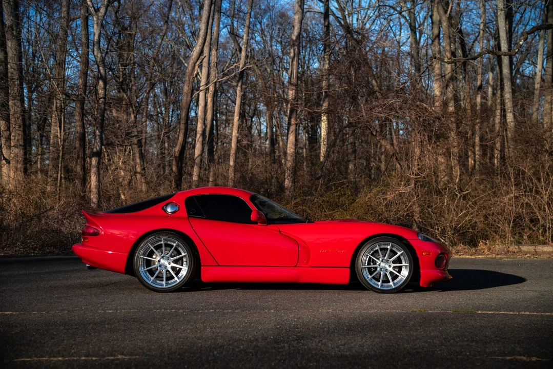 1998 Dodge Viper GTS 2nd Gen - Image 21 of 31