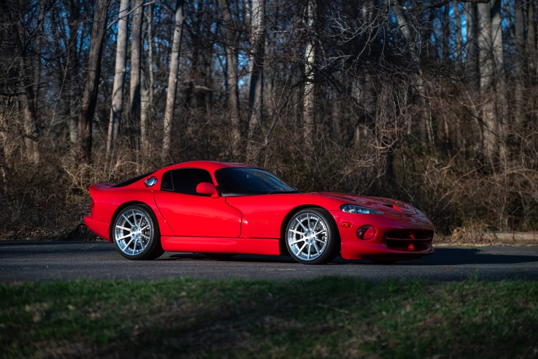 1998 Dodge Viper GTS 2nd Gen - Image 23 of 31