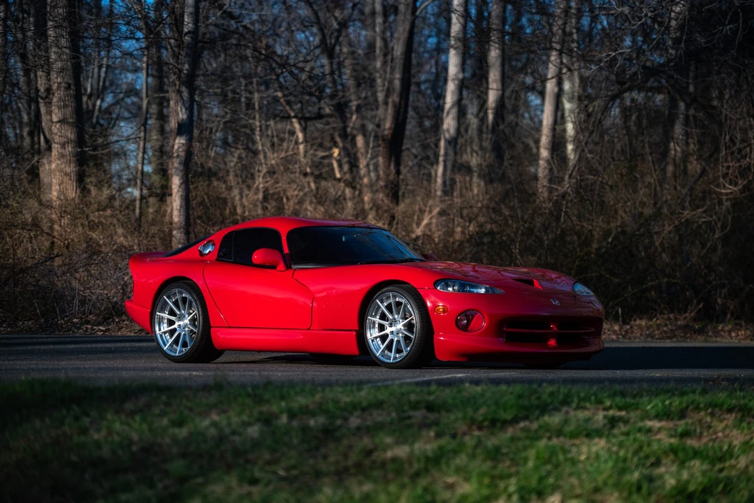 1998 Dodge Viper GTS 2nd Gen - Image 25 of 31