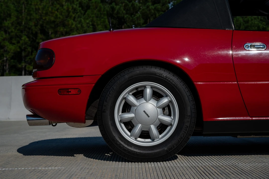 1990 Mazda NA MX-5 Miata - Image 19 of 31