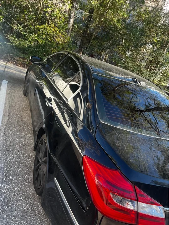 2012 Hyundai Genesis - Image 2 of 6