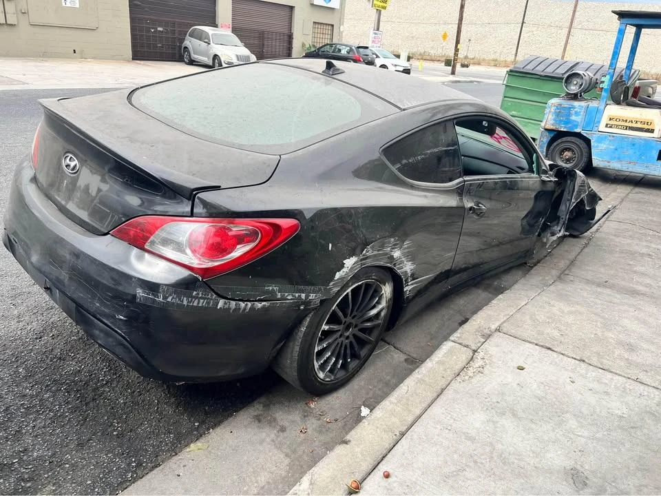 2012 Hyundai Genesis - Image 4 of 8