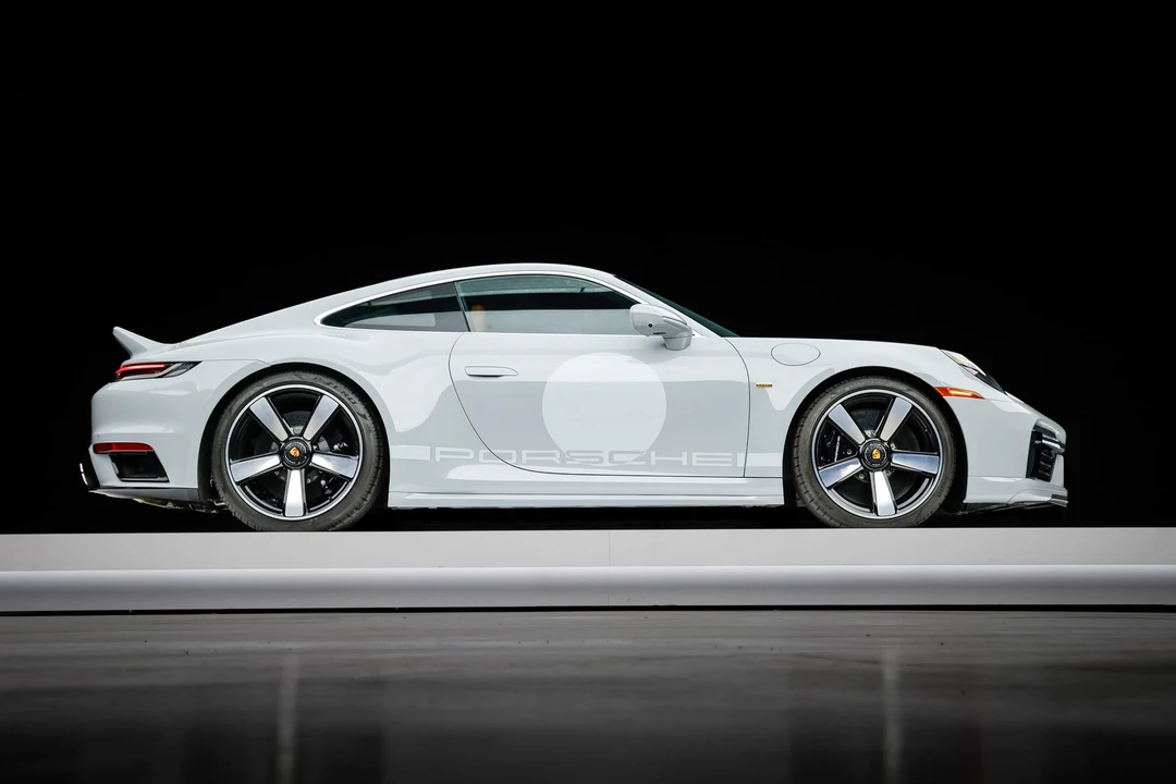 2023 Porsche 992 Sport Classic - Image 19 of 31