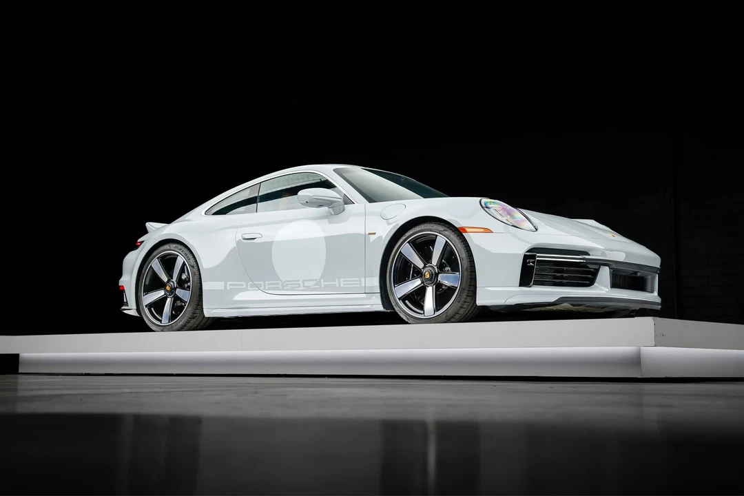 2023 Porsche 992 Sport Classic - Image 17 of 31