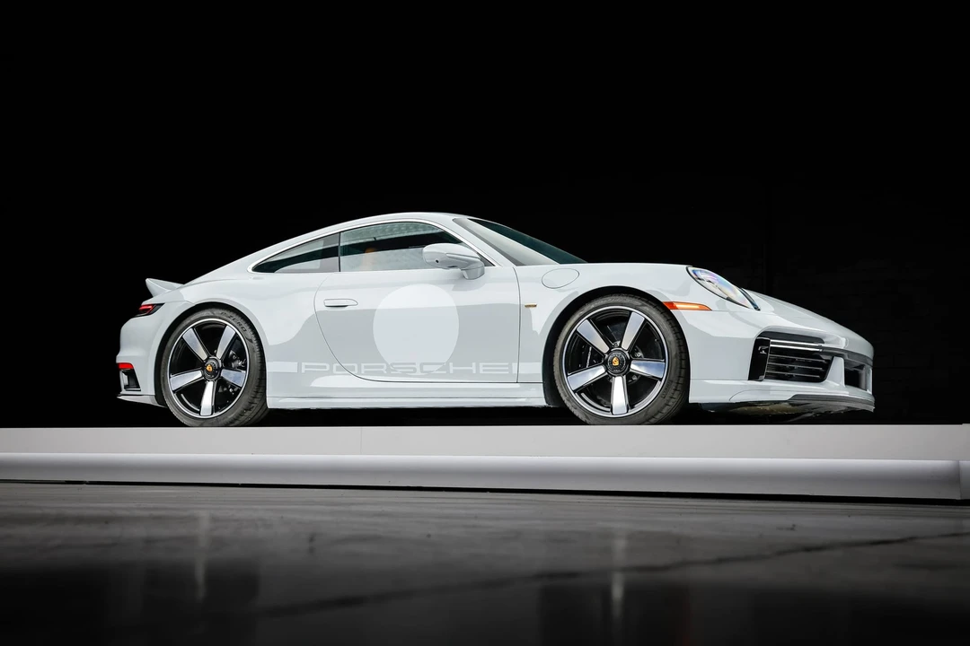 2023 Porsche 992 Sport Classic - Image 18 of 31