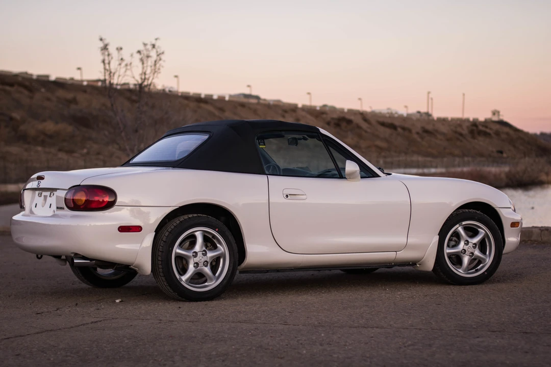 2000 Mazda NB MX-5 Miata - Image 11 of 31