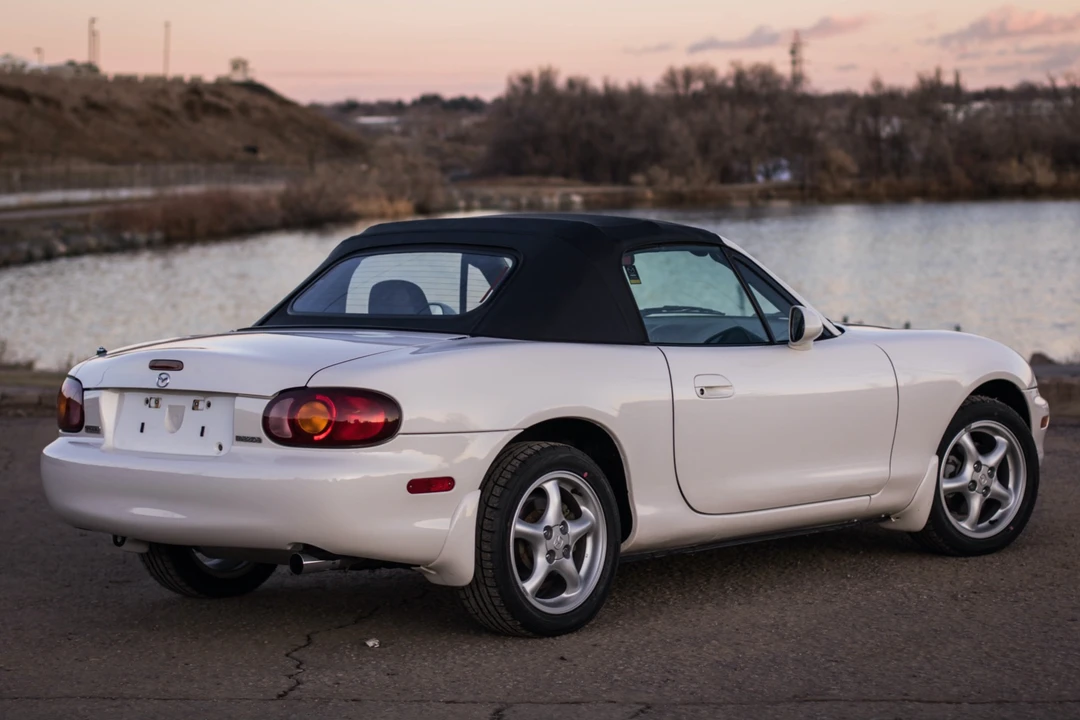 2000 Mazda NB MX-5 Miata - Image 9 of 31