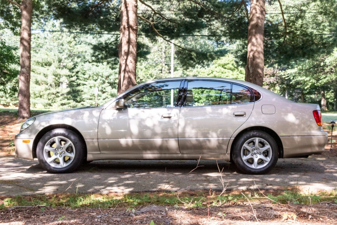 2001 Lexus GS 2nd Gen - Image 4 of 31